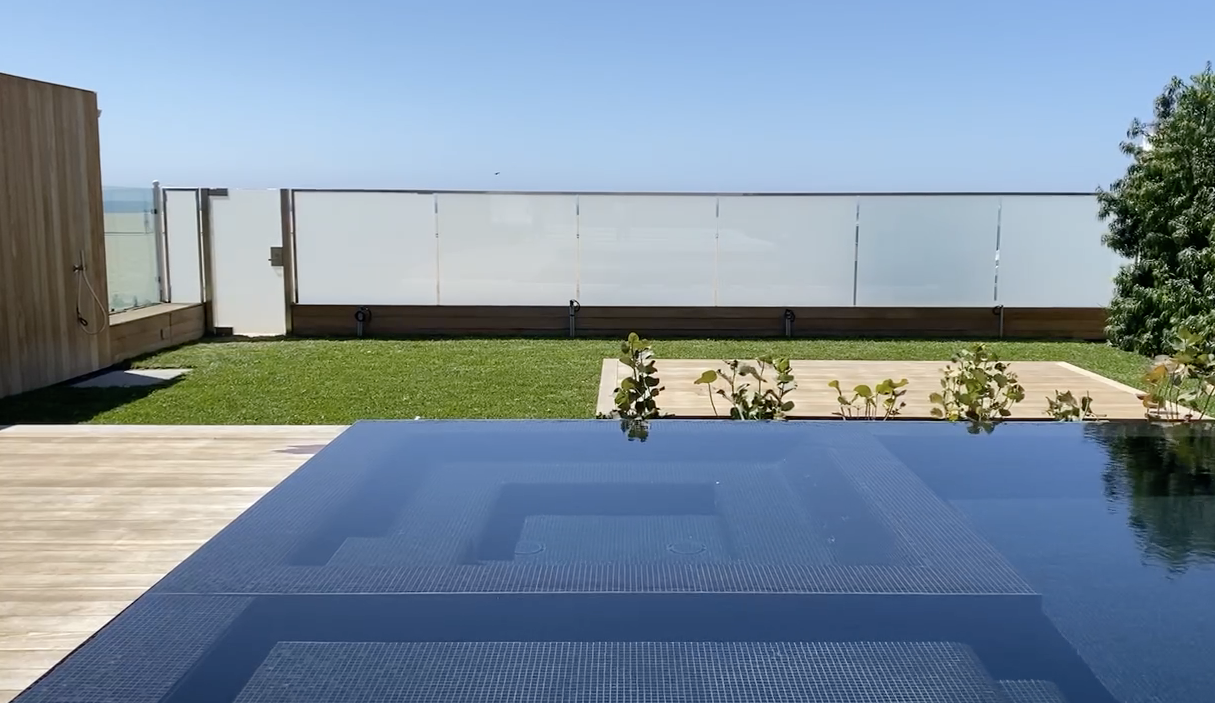 smart glass fence priwatt 1